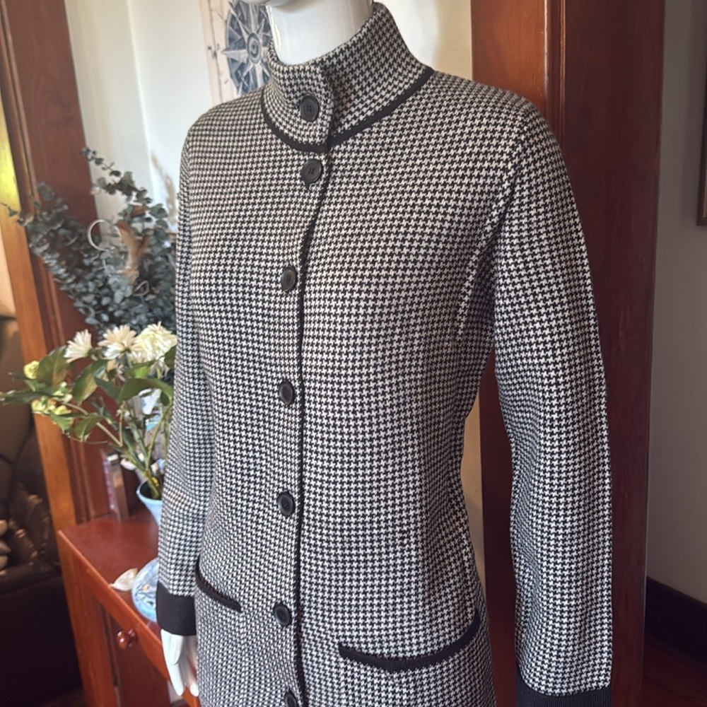 NWT northern reflections size small Women's Houndstooth Coat - Black and White